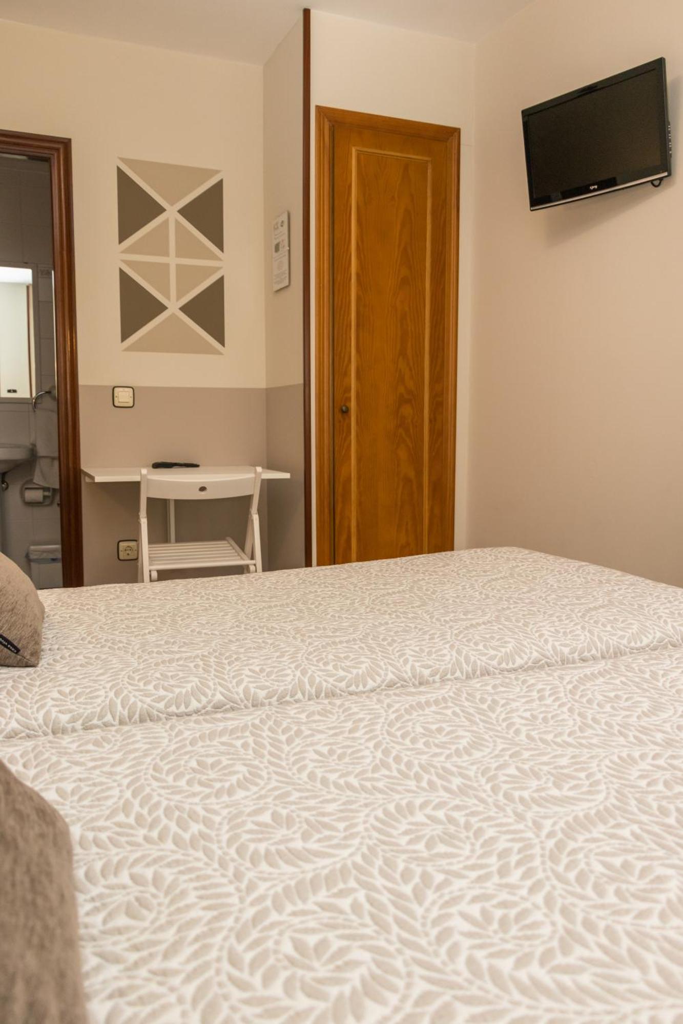 Hotel Plaza Onís Extérieur photo
